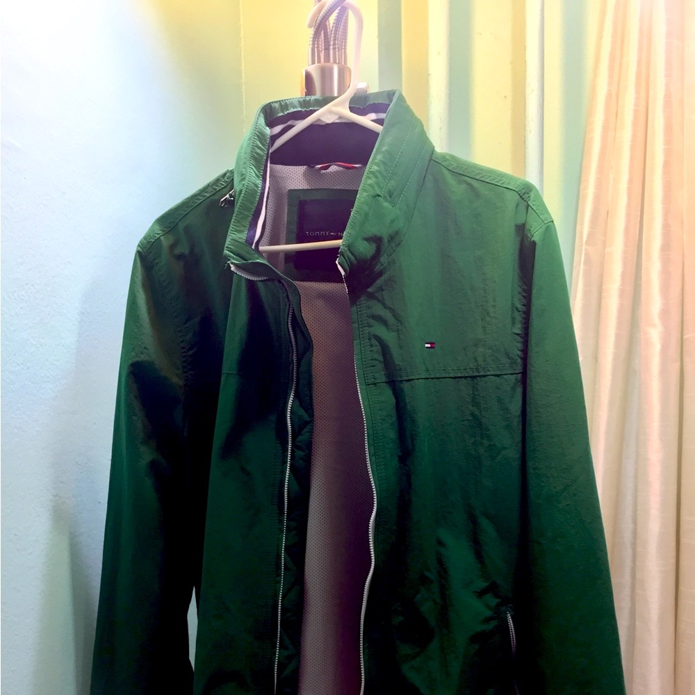 New Tommy Hilfiger Water &  wind resistant jacket Size medium